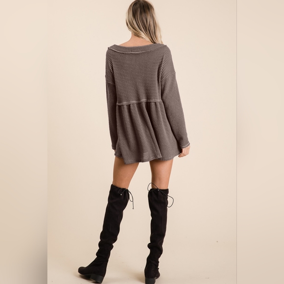 BiBi Waffle Knit V-Neck Babydoll Blouse - Picture 5 of 5